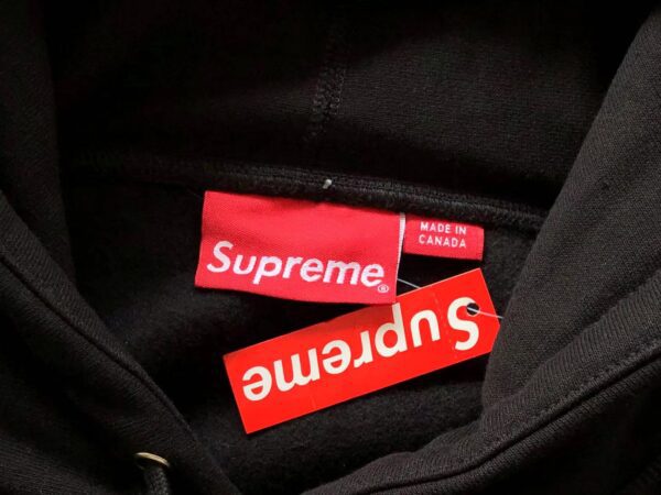 Supreme - Image 3